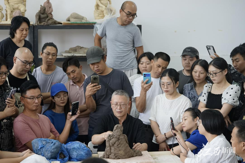 “景德鎮手工制瓷技藝”傳承人研修班圓滿結業——賦能非遺傳承創新 “景德鎮手工制瓷技藝”傳承人研修班圓滿結業——賦能非遺傳承創新