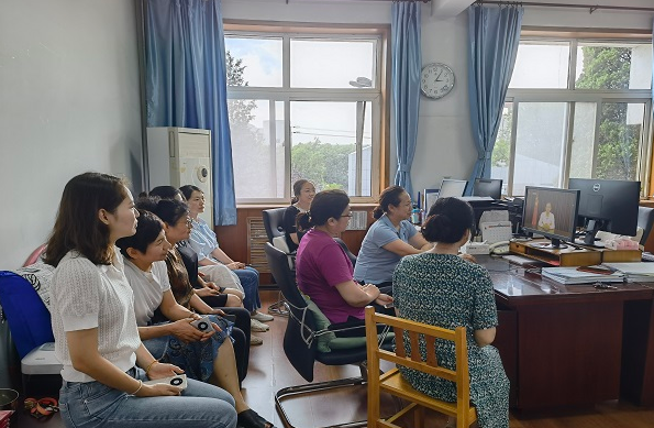 我校組織黨員收看全市線上主題黨日暨 “黨員先鋒·時代楷模”紅色故事會 我校組織黨員收看全市線上主題黨日暨 “黨員先鋒·時代楷模”紅色故事會