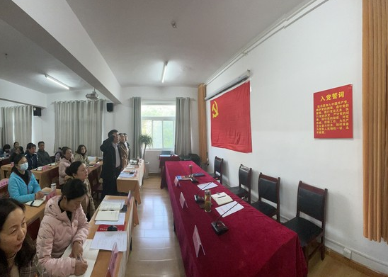 不忘初心,砥礪前行——阜陽開放大學舉行預備黨員宣誓儀式 不忘初心,砥礪前行——阜陽開放大學舉行預備黨員宣誓儀式
