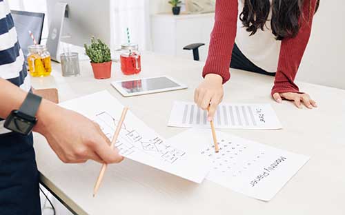 成人高考專科報考時間也是10月嗎？