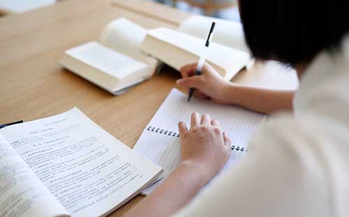 2024年如何報考成人高考？