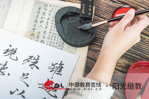 河南成人高考漢語言文學分數線是多少？有用嗎？