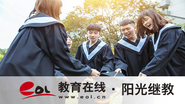 成人高考考的題難嗎？錄取標準是什么？