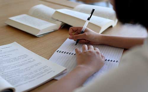 普洱成人高考考前要報輔導班嗎？人力資源管理專業主要學習課程有哪些?