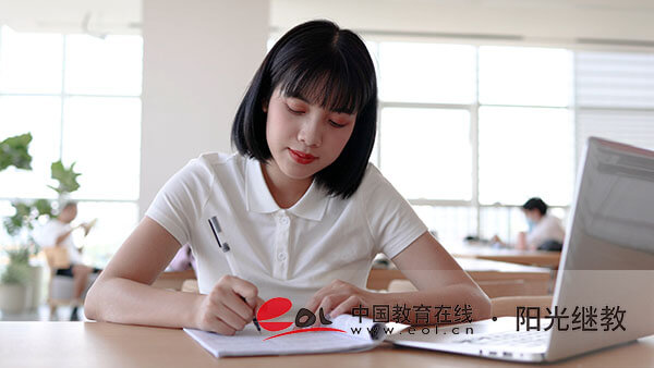 成人高考要什么學歷才能報名考試？需要哪些材料？