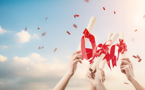 扎賚諾爾區開放大學的招生對象是哪些？