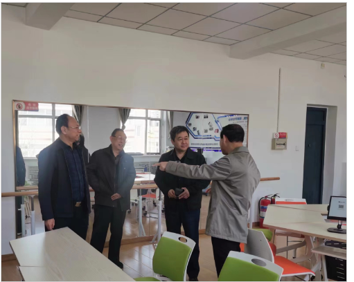 廊坊市老科協會長李宗海一行到廊坊開放大學交流學習