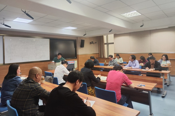 合肥開放大學評估工作領導小組辦公室召開全體會議