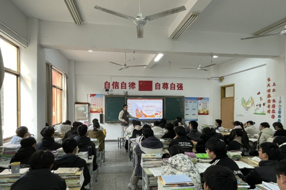 宿遷開放大學組織開展“學習雷鋒事跡，傳承雷鋒精神”主題團日活動