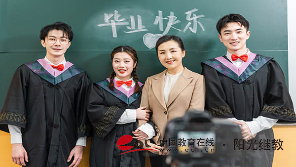 國家開放大學報名需要哪些材料？要考哪些內容？