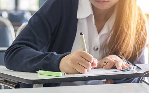 自考廣告學專業考哪些課程？
