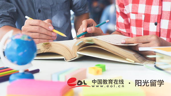 美國數據藝術專業研究生留學費用多少錢
