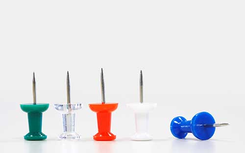 自考本科報名需要去學校嗎？費用大概是多少？